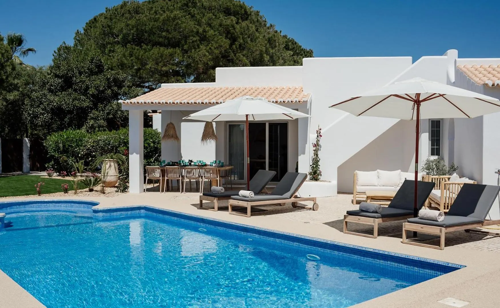 The Carobs Villas location